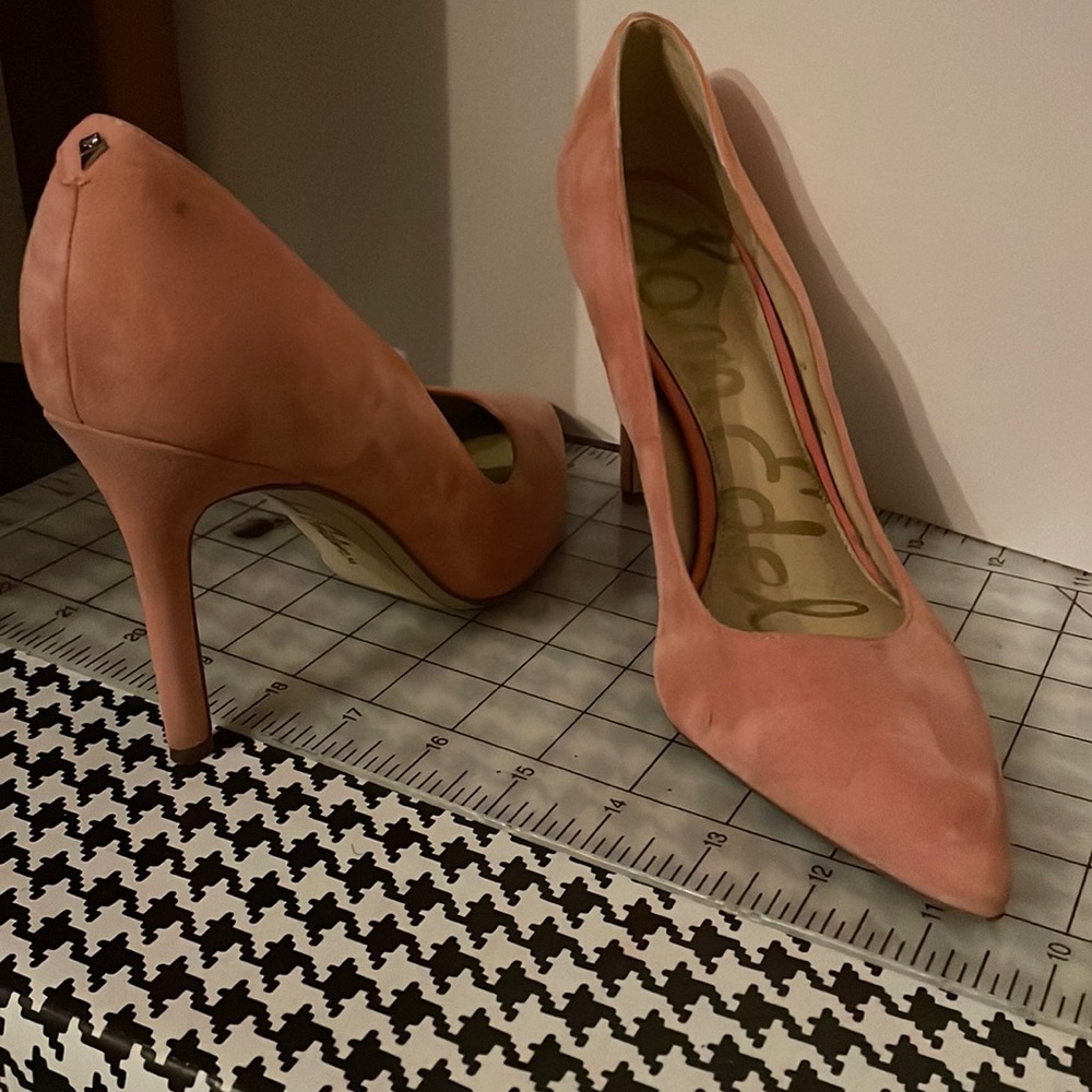 Sam Edelman salmon estilete pointy toe heels classic